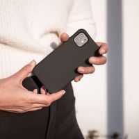 imoshion Coque arrière Color avec cordon amovible et MagSafe Apple iPhone 12 (Pro) - Black Coffee