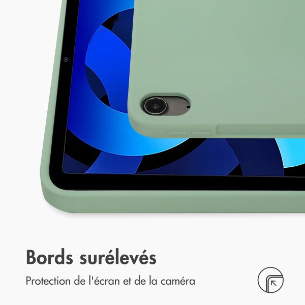 Accezz Coque Liquid Silicone avec porte-stylet Apple iPad Air 11 pouces (2026) M4 / (2025) M3 / (2024) M2 / Air 5 (2022) / Air 4 (2020) - Vert clair