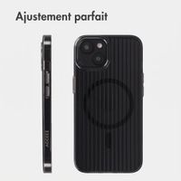 Accezz Coque arrière Lite avec MagSafe | Fluted | Apple iPhone 13 - Noir