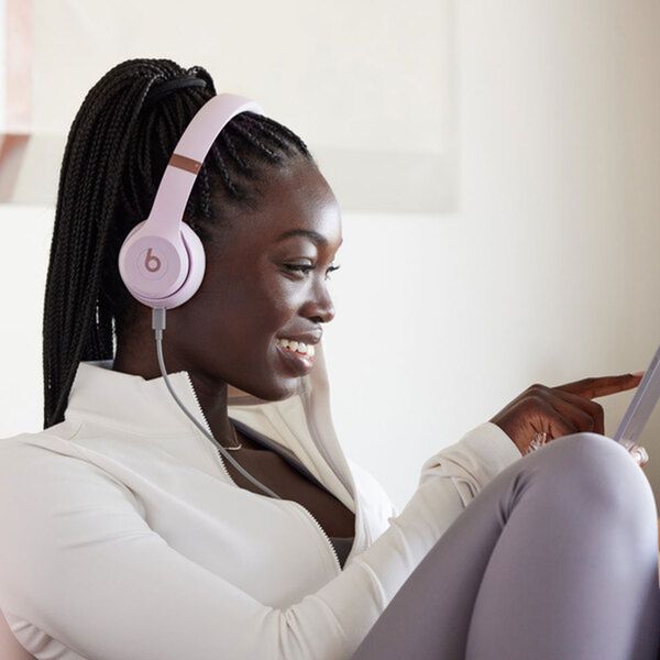 Beats Casque sans fil Solo 4 - Cloud Pink
