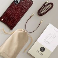 Selencia Coque de télephone Nova Croco avec cordon et porte-cartes Samsung Galaxy S25 FE - Burgundy