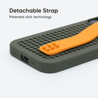 Callbuddy Coque avec strap Apple iPhone 17 - Camo Orange