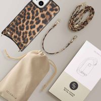 Selencia Coque de télephone Nova avec cordon et porte-cartes Apple iPhone 15 - Leopard