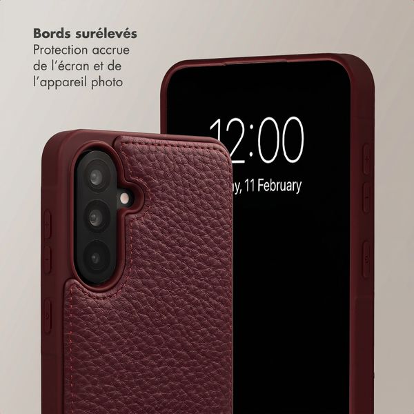 Selencia Coque de télephone Nova avec cordon et porte-cartes Samsung Galaxy A36 / A56 - Bold Burgundy