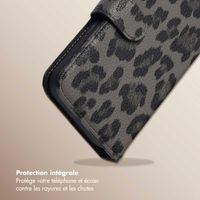 Selencia Étui de télephone portefeuille imprimé léopard Sabi Apple iPhone 16 - Midnight Black