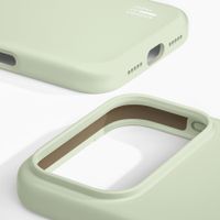 iDeal of Sweden Coque en silicone avec MagSafe Apple iPhone 17 Pro - Sage Green