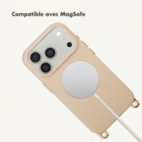 Selencia Coque arrière Rivièra avec MagSafe avec crochets amovibles Apple iPhone 17 Pro Max - Milky Latte
