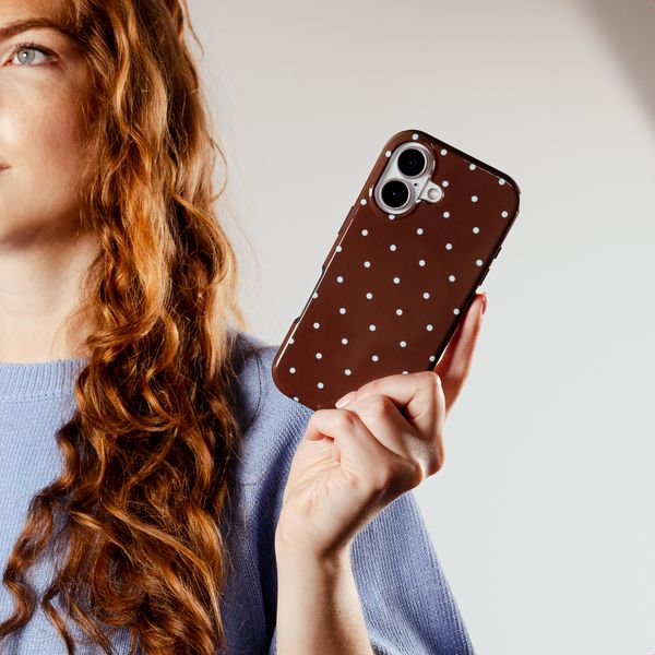 Selencia Coque arrière Vivid avec MagSafe Apple iPhone 17e / 16e - Happy Dots Chocolate