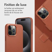Accezz Étui de télephone portefeuille en cuir 2-en-1 avec MagSafe Apple iPhone 15 Pro Max - Sienna Brown