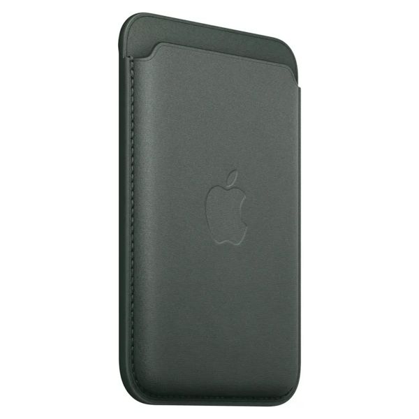 Apple FineWoven Wallet MagSafe avec fonction 'Find-My'- Evergreen