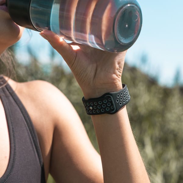 imoshion Bracelet sport silicone Fitbit Charge 3 / 4 - Noir