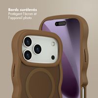 Selencia Coque arrière Wavy avec MagSafe Apple iPhone 17 Pro Max - Mocha Brown