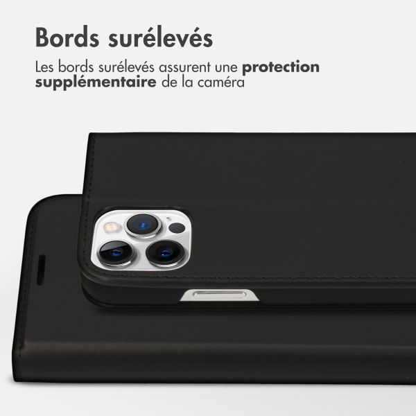 Accezz Étui de télephone Slim Folio en cuir de qualité supérieure Apple iPhone 12 (Pro) - Noir