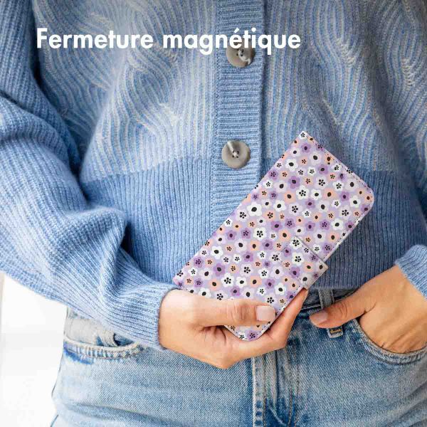 imoshion Étui de télephone portefeuille Design Apple iPhone 12 (Pro) - Purple Flowers