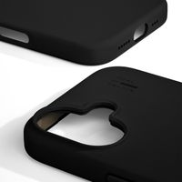 iDeal of Sweden Coque en silicone avec MagSafe Apple iPhone 17 - Black