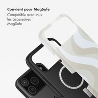 Selencia Coque arrière Vivid avec MagSafe Apple iPhone 17 Pro Max - Desert Waves Beige