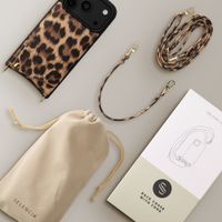 Selencia Coque de télephone Nova avec cordon et porte-cartes Apple iPhone 18 Pro Max / 17 Pro Max - Leopard