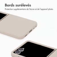 Accezz Coque Liquid Silicone Samsung Galaxy Z Flip 8 - Stone