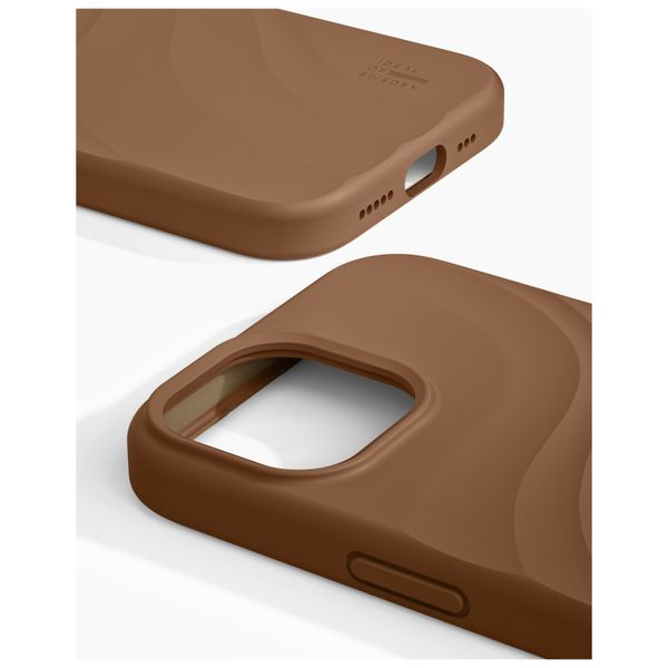 iDeal of Sweden Coque Soft Swirl Silicone MagSafe Apple iPhone 17e / 16e / 15 / 14 / 13 - Salted Caramel