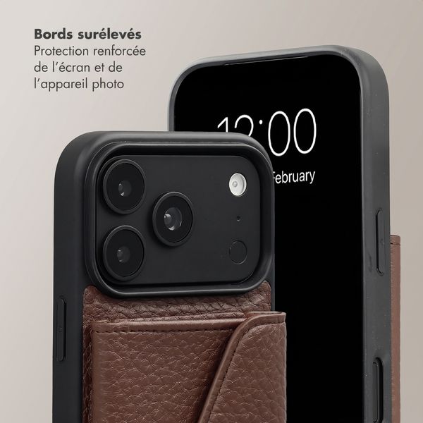 Selencia Coque de télephone Sera avec cordon et porte-cartes enveloppe Apple iPhone 18 Pro / 17 Pro - Chocolate Brown