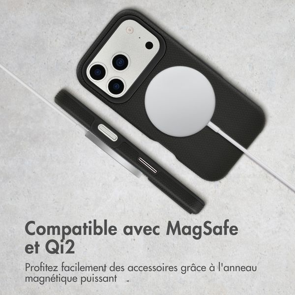 Accezz Coque Tough avec MagSafe Apple iPhone 17 Pro - Noir