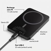 Selencia Powerbank Vivid 5 000 mAh - MagSafe et Qi - Black / Midnight Blossom