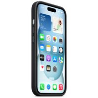Apple Coque FineWoven MagSafe Apple iPhone 15 - Noir
