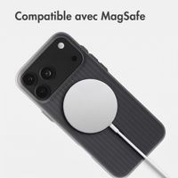Accezz Coque arrière Lite avec MagSafe | Fluted | Apple iPhone 18 Pro / 17 Pro - Gris