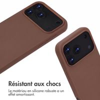 imoshion Coque en silicone avec cordon Apple iPhone 18 Pro / 17 Pro - Marron