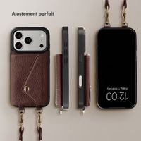 Selencia Coque de télephone Sera avec cordon et porte-cartes enveloppe Apple iPhone 17 Pro - Chocolate Brown