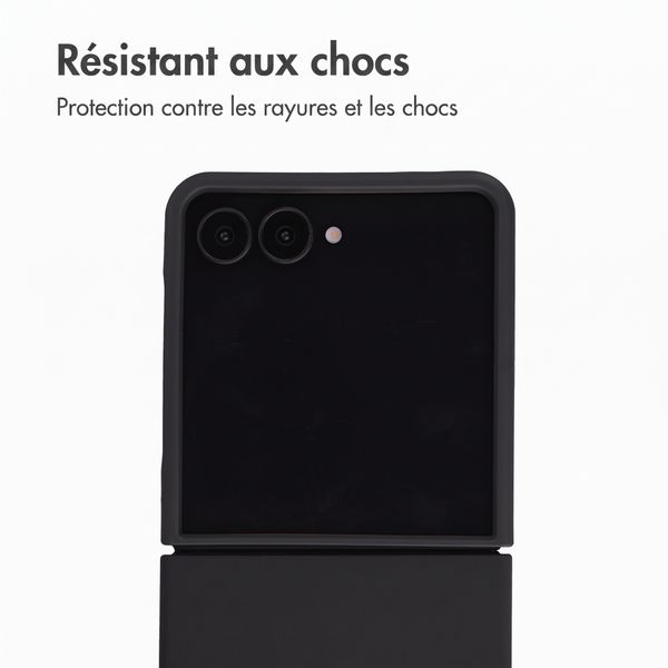 Accezz Coque Liquid Silicone avec MagSafe Samsung Galaxy Z Flip 8 - Noir