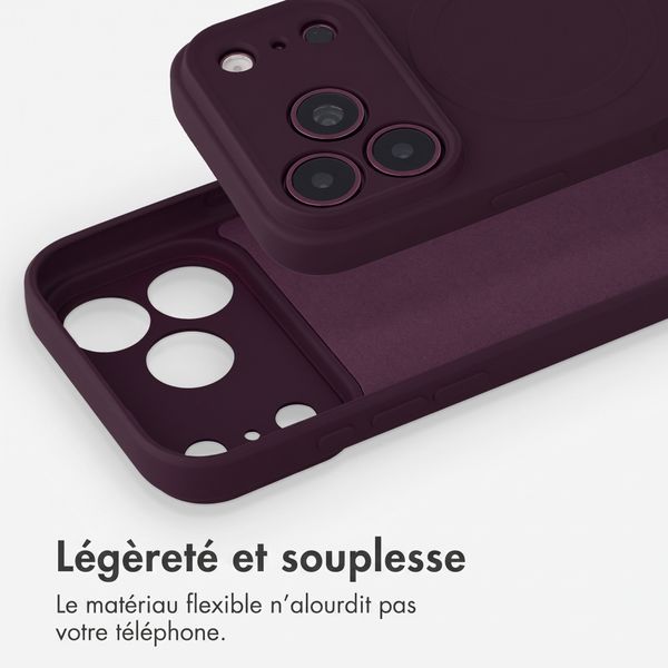 imoshion Coque Couleur avec MagSafe Apple iPhone 18 Pro Max / 17 Pro Max - Bordeaux
