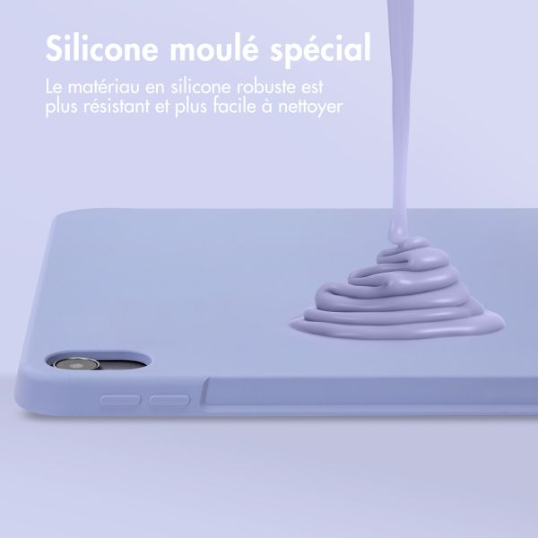 Accezz Coque Liquid Silicone avec porte-stylet Apple iPad Air 11 pouces (2026) M4 / (2025) M3 / (2024) M2 / Air 5 (2022) / Air 4 (2020) - Lila
