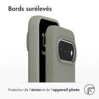 Accezz Coque Liquid Silicone avec MagSafe Google Pixel 11 / 11 Pro / 10 / 10 Pro - Cooper Green