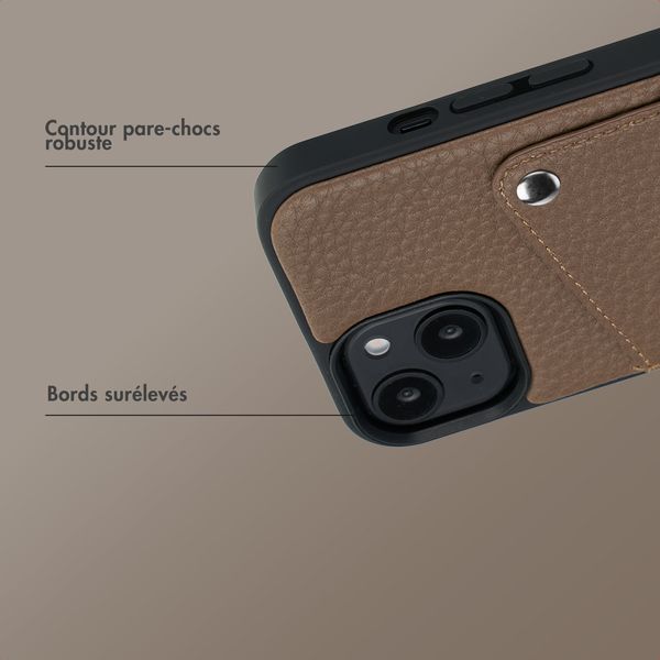 Selencia Coque Riva avec porte-cartes Apple iPhone 14 / 13 - Mocha Brown