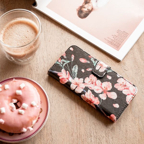 imoshion Design Softcase Bookcase Apple iPhone 13 Pro - Blossom Watercolor Black