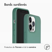 Accezz Coque Liquid Silicone avec MagSafe Apple iPhone 13 Pro - Vert foncé