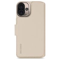 Decoded Portefeuille détachable 2 en 1 en cuir MagSafe Apple iPhone 16 Plus - Clay