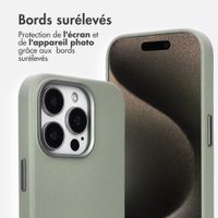 Accezz Coque arrière en cuir avec MagSafe Apple iPhone 15 Pro - Light Grey