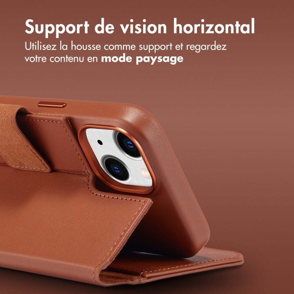 Accezz Étui de télephone portefeuille en cuir 2-en-1 avec MagSafe Apple iPhone 14 - Sienna Brown