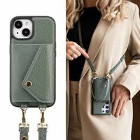 Selencia Coque de télephone Sera avec cordon et porte-cartes enveloppe Apple iPhone 15 - Sage Green