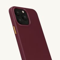 Selencia Coque arrière Rivièra avec MagSafe avec crochets amovibles Apple iPhone 14 Pro - Bold Burgundy