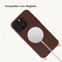 Selencia Coque arrière Rivièra avec MagSafe avec crochets amovibles Apple iPhone 15 Pro Max - Choco Brown