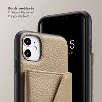 Selencia Coque de télephone Sera avec cordon et porte-cartes enveloppe Apple iPhone 11 - Taupe