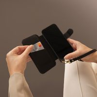 Selencia Étui Riva avec MagSafe et cordon de téléphone Apple iPhone 17e / 16e - Noir