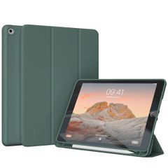 Accezz Coque tablette portefeuille Smart Silicone Apple iPad 6 (2018) 9.7 pouces / iPad 5 (2017) 9.7 pouces - Vert foncé