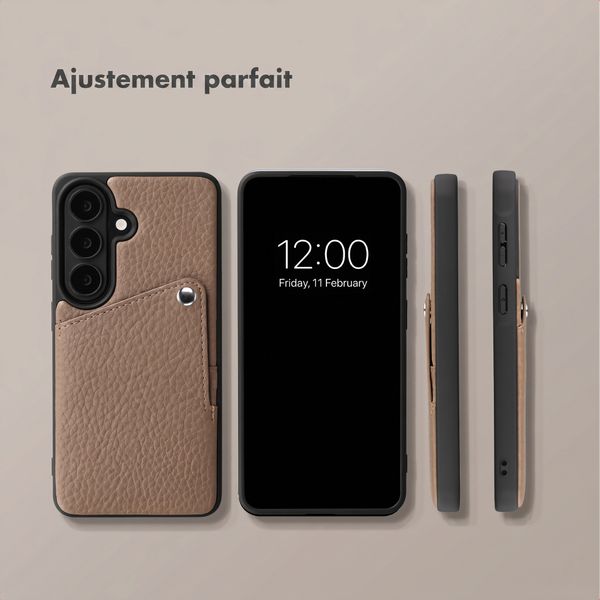 Selencia Coque Riva avec porte-cartes Samsung Galaxy S26 Plus - Mocha Brown