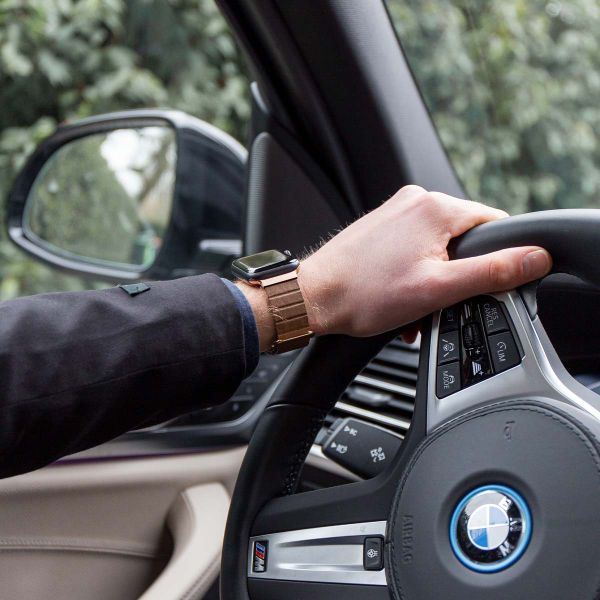 imoshion Bracelet en cuir magnétique Apple Watch | 44/45/46/49 mm - Marron