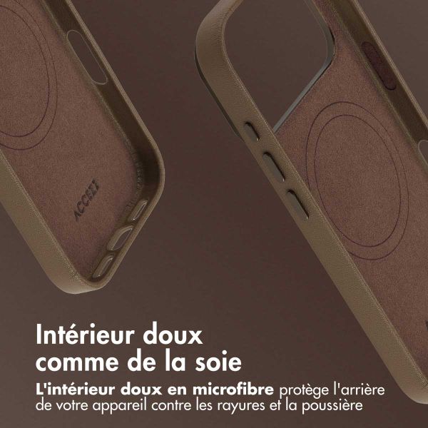 Accezz Coque arrière en cuir avec MagSafe Apple iPhone 17 Pro - Marron café