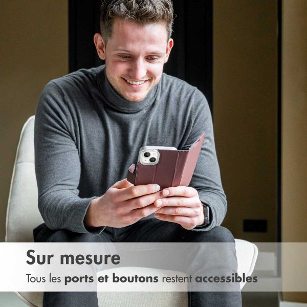 Accezz Étui de télephone Wallet Apple iPhone 13 Pro - Marron
